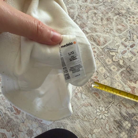 Medela Pumping Bras in Cream, Black, and White - Picture 7 of 8